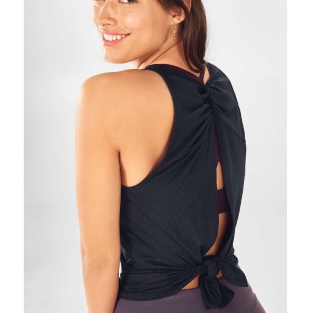 NWOT Fabletics Top (black)